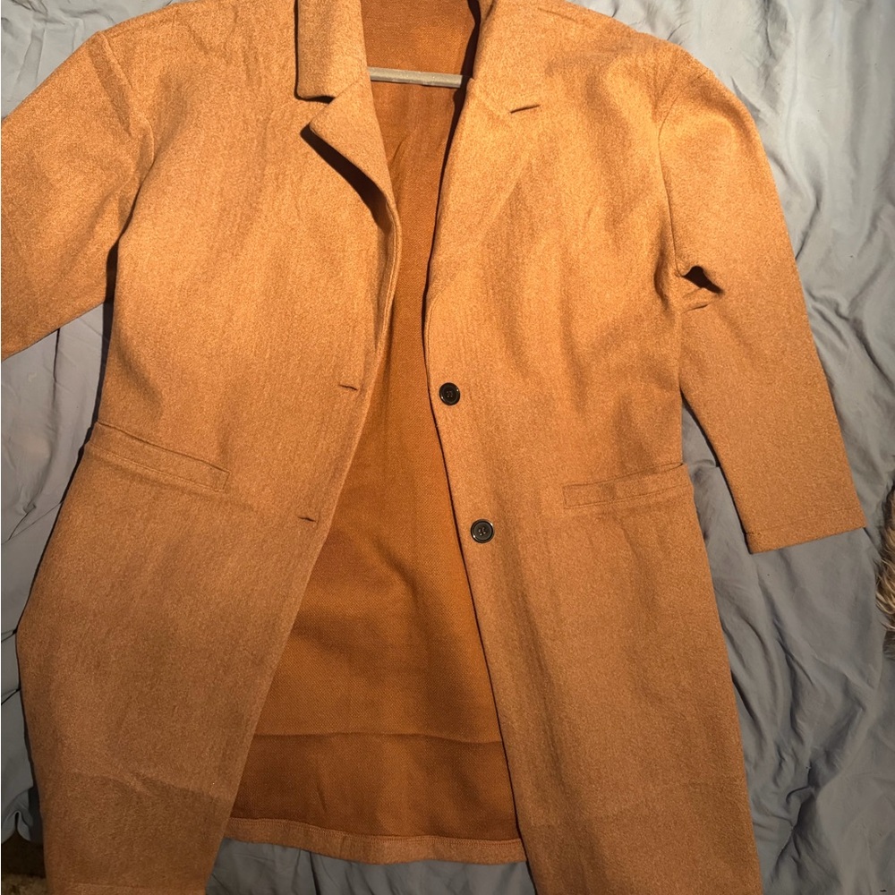 Elegant Tan Trench Coat for Women - Picture 2 of 5